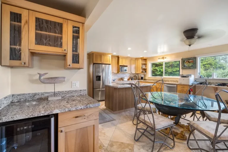 140 Waikoloa Rd