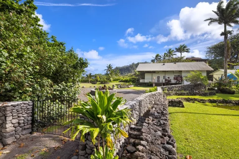 140 Waikoloa Rd