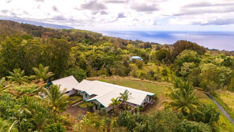47-4567 Honokaa Waipio Rd, Honokaa, HI 96727