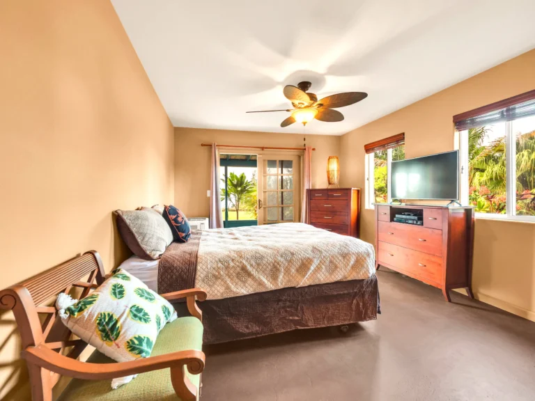 47-4567 Honokaa Waipio Rd, Honokaa, HI 96727