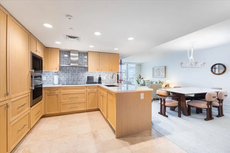 223 Saratoga Rd #2015