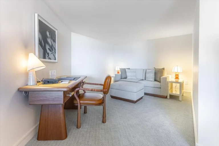 223 Saratoga Rd #2015