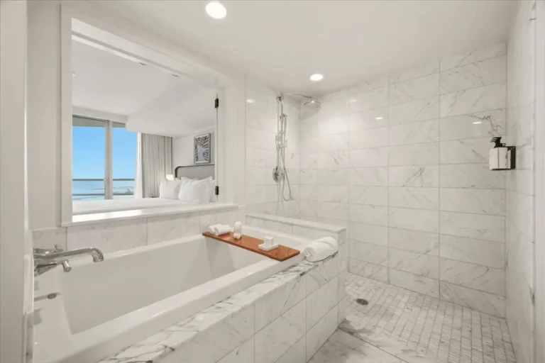 223 Saratoga Rd #2015