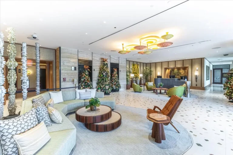 223 Saratoga Rd #2015