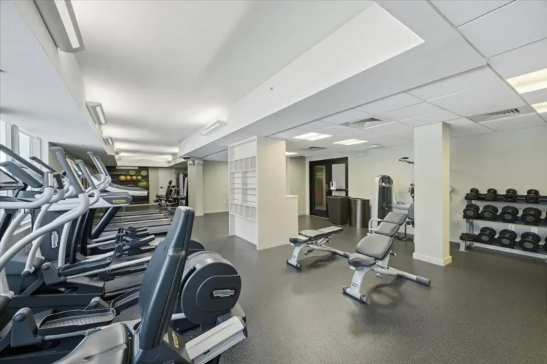 223 Saratoga Rd #2015