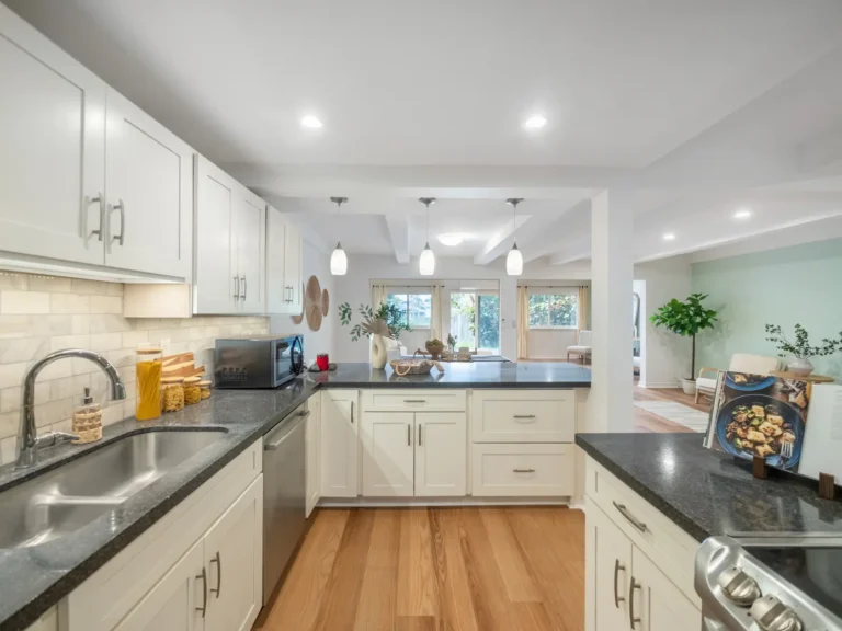 421 Kawaihae St #101