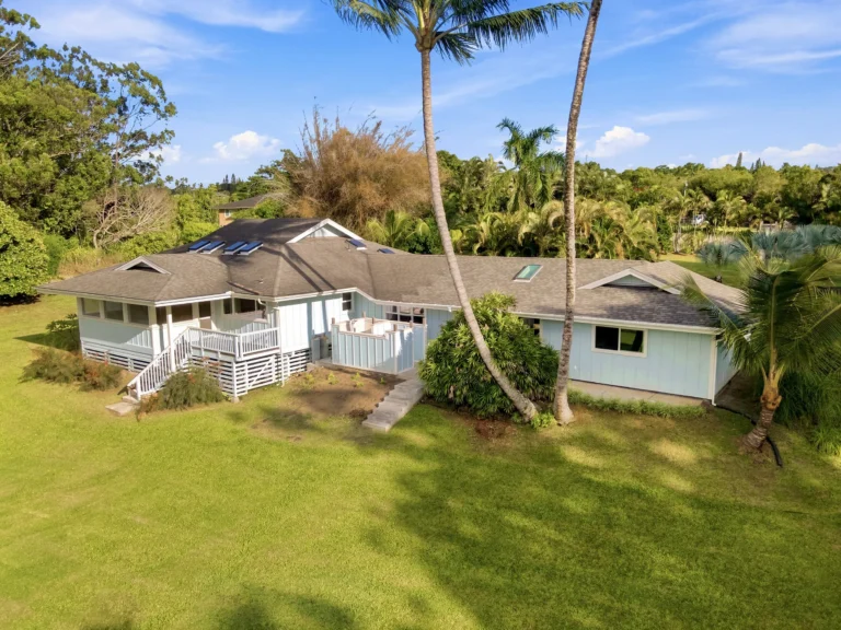 1101 Kauhikoa Rd, Haiku HI 96708