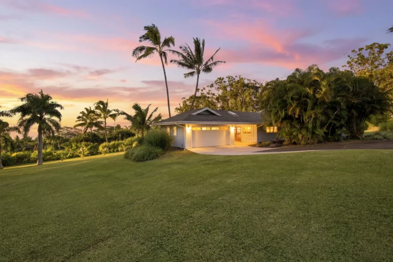 1101 Kauhikoa Rd, Haiku HI 96708