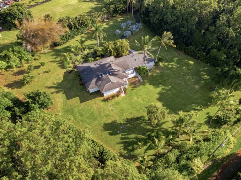 1101 Kauhikoa Rd, Haiku HI 96708
