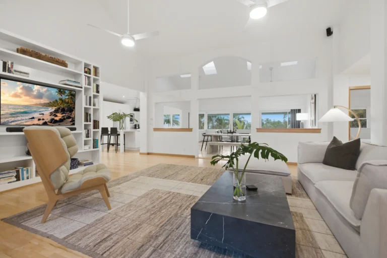 1101 Kauhikoa Rd, Haiku HI 96708