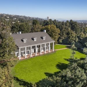 4740 SW 80th St $15,995,000 / 10 Baths / 0.87 Acres